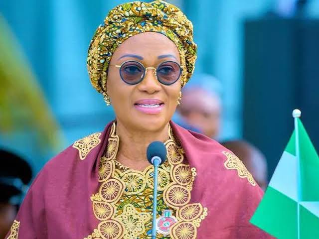 Oluremi Tinubu Ta Ƙarfafa wa Matasan Najeriya Gwiwar Neman Ilimi